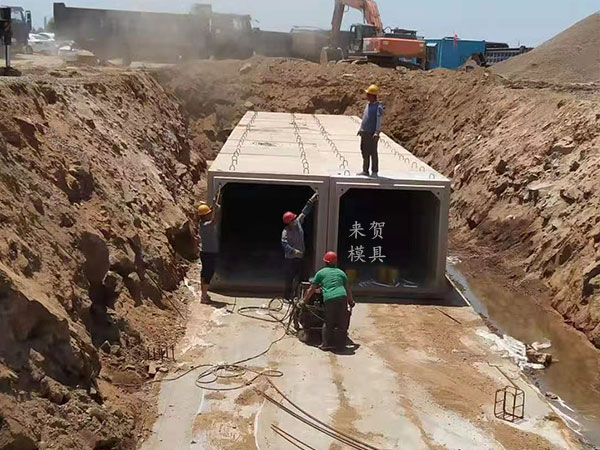 湖北恩施市政道路电力综合管廊模具施工案例分析